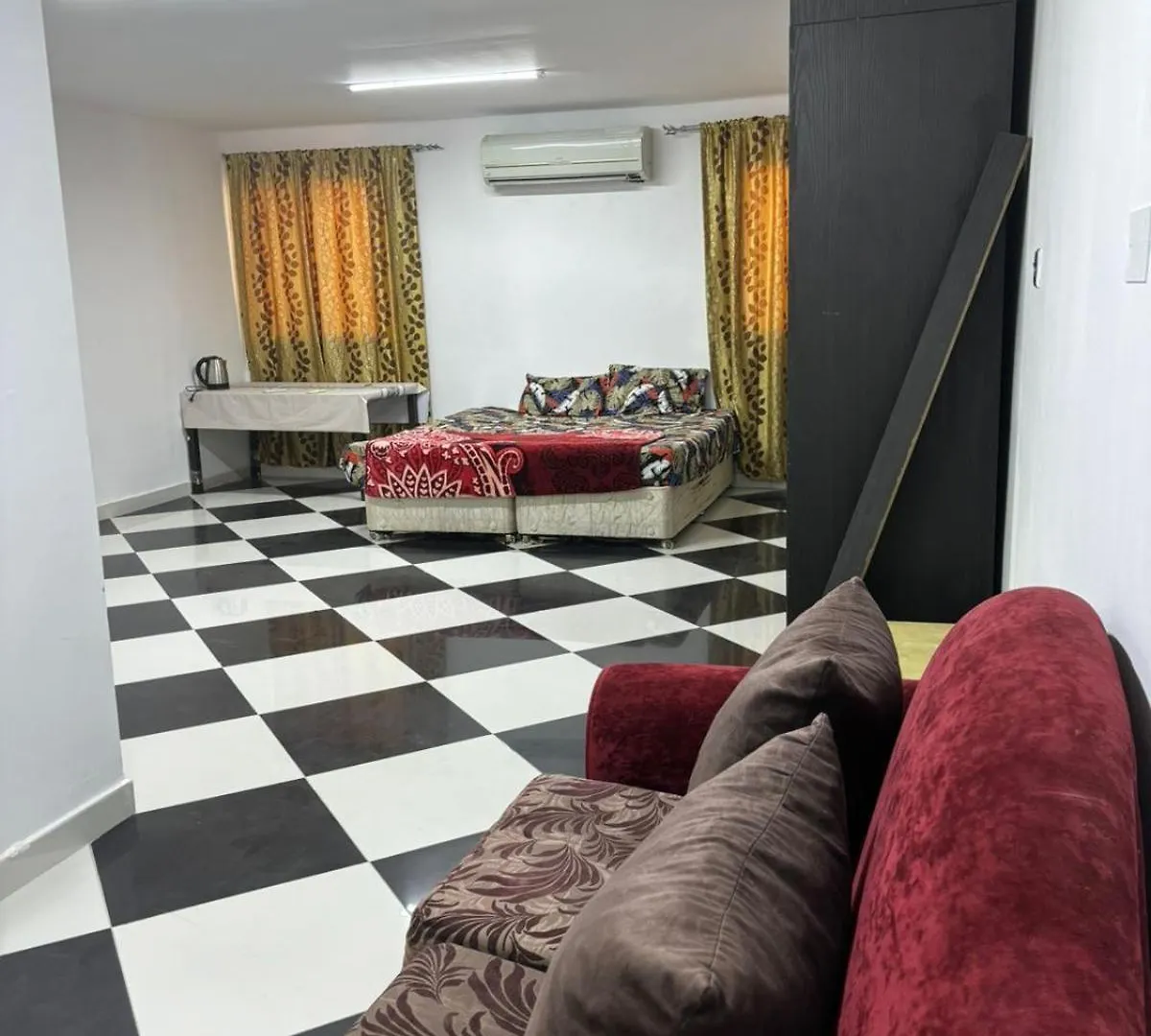 Large M Bedroom Attached Bathroom With Terrace Access In A Villa Sharjah Forenede Arabiske Emirater